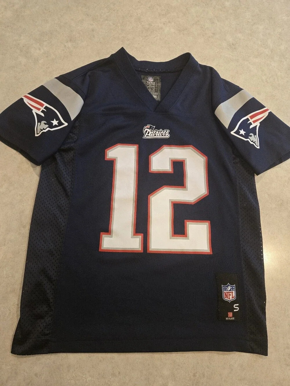 Tom Brady New England Patriots Football Jersey - Youth Small.